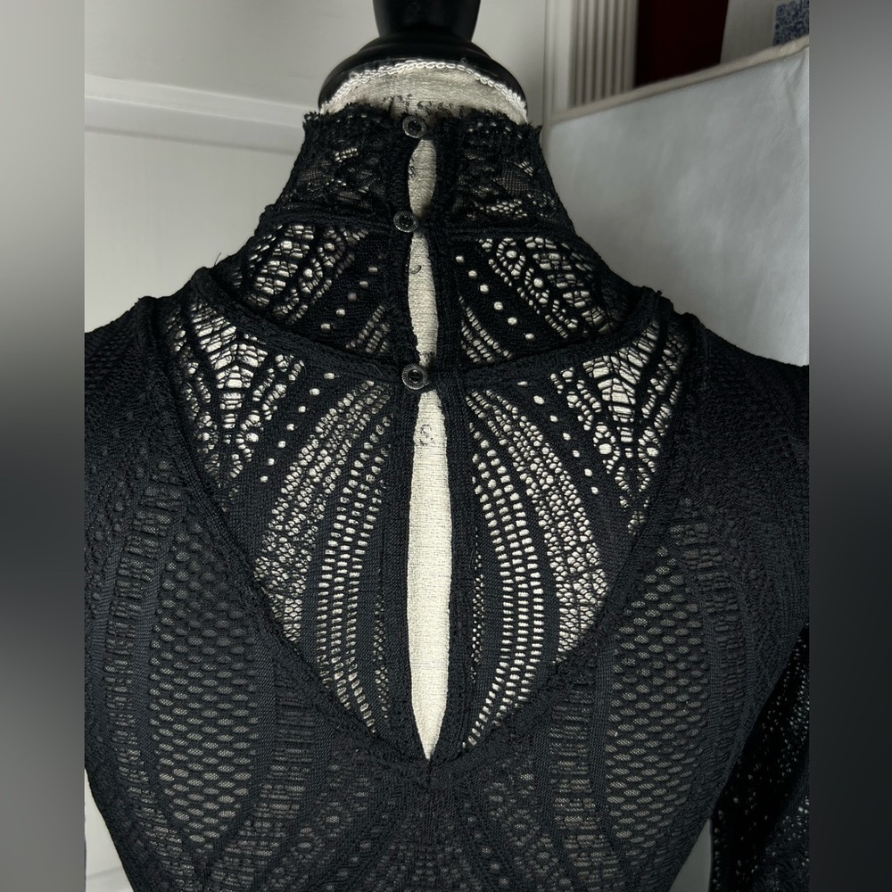 Free People Black Lace Women's Tunic Top Body Hugging 3/4 Sleeves Size Small - Picture 4 of 7